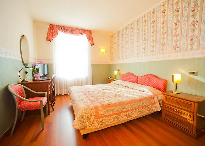 Splendid Venezia Hotel 4*