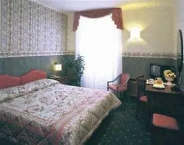 Splendid Venezia Hotel 4*